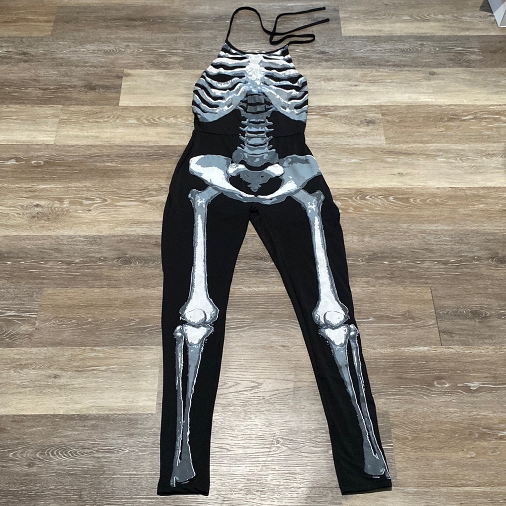 Skeleton costume
